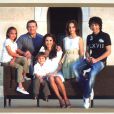 Rania de Jordanie et son mari le roi Abdullah II, avec leurs enfants, le prince Hussein, la princesse Iman, la princesse Salma, et le prince Hashem.