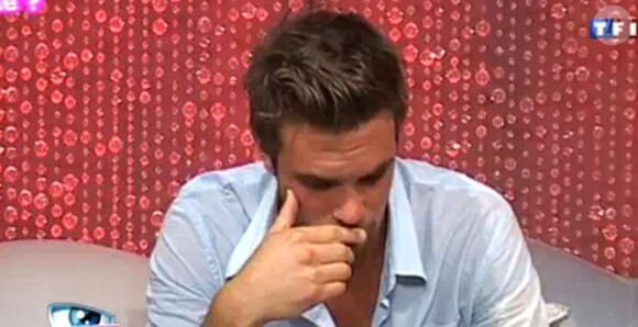 Secret Story 4 : Maxime s'effondre en larmes... largué par ...