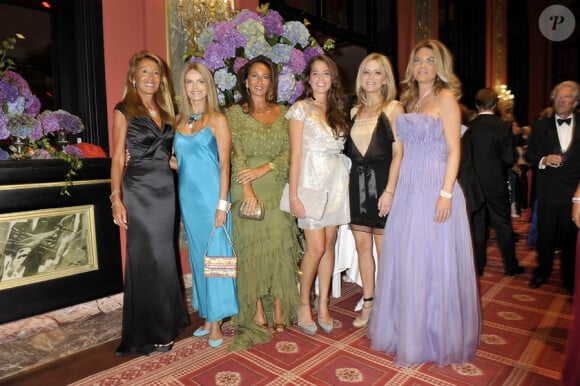Nicole Coullier, Cyrielle Clair, Katia Toledano, Anouchka Delon, Véronic DiCaire et Arielle de Rothschild lors du Grand Bal de Deauville, le 28 août 2010
