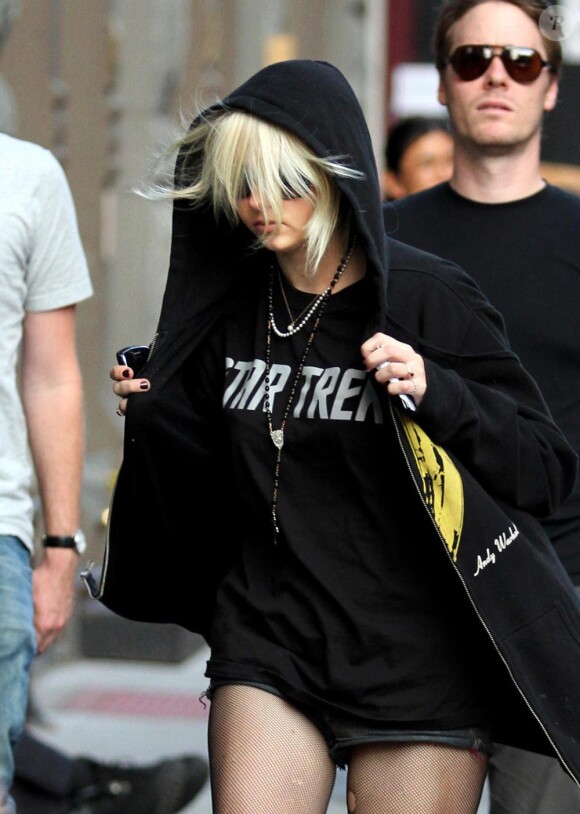 Taylor Momsen fait une séance de shopping chez Chanel dans le quartier de Soho à New York le 4 septembre 2010