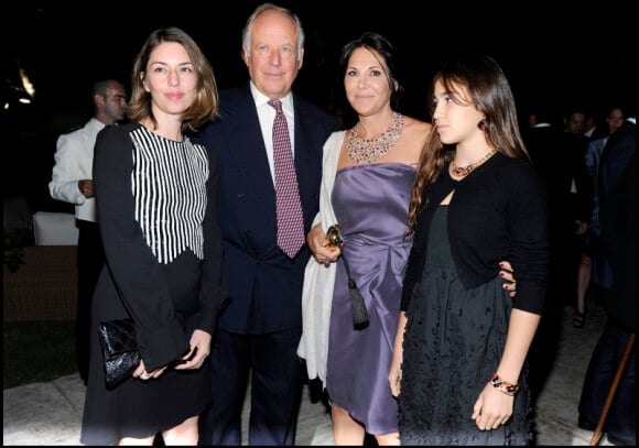 Sofia Coppola, Nicola Bulgari, son épouse Beatrice Bulgari et leur fille Ginevra Bulgari lors de la soirée Bulgari durant la 67e Mostra de Venise le 4 septembre 2010
 
 