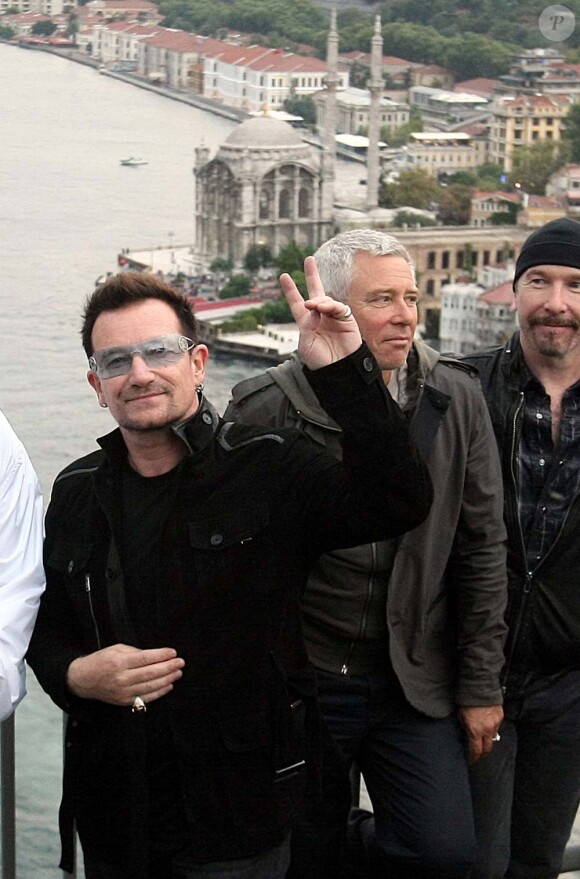U2 rencontre le premier ministre turc, à Istanbul, le 5 septembre 2010