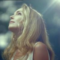 EXCLU Claire Keim : Découvrez le clip de son premier single, une bulle musicale raffinée et poétique !