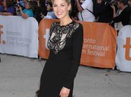 Les belles Rosamund Pike et Minnie Driver, court vêtues, ont irradié le Festival de Toronto !