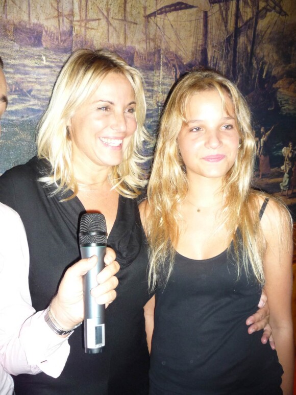Sophie Favier et sa fille Carla lors de la soirée de lancement du nouveau parfum de John Galliano à Paris, le 13 septembre 2010