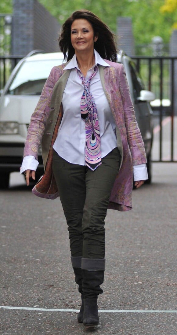 La belle Lynda Carter, aux ITV Studios, à Londres, le 14 septembre 2010.