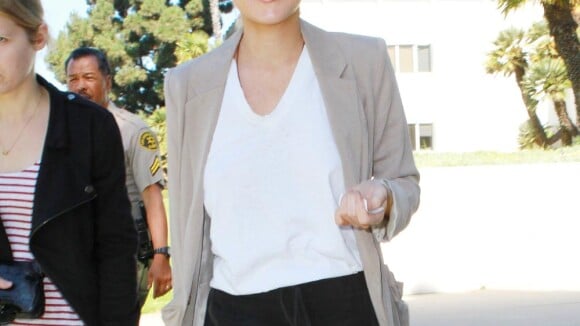 Quand Lindsay Lohan se rend au tribunal, c'est souriante, rayonnante et... en micro short !
