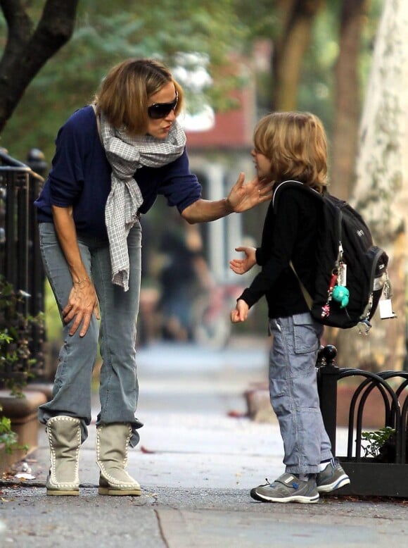 Sarah Jessica Parker accompagne son fils à l'école dans les rues de New York le 17 septembre