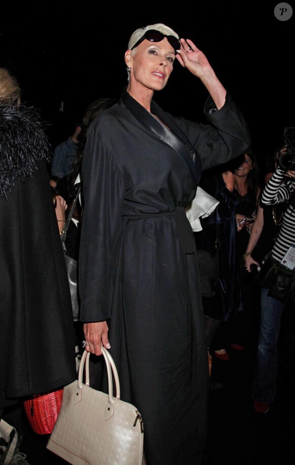 Brigitte Nielsen lors du défilé PPQ lors de la fashion week londonienne le 17 septembre 2010