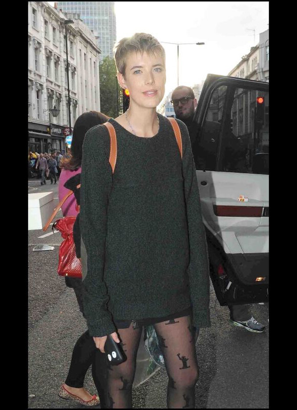 Agyness Deyn lors du défilé Henry Holland le 19 septembre 2010 à Londres