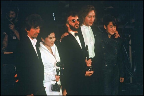 George Harrison, Yoko Ono, Rino Starr, Julian et Sean Lennon en 1988