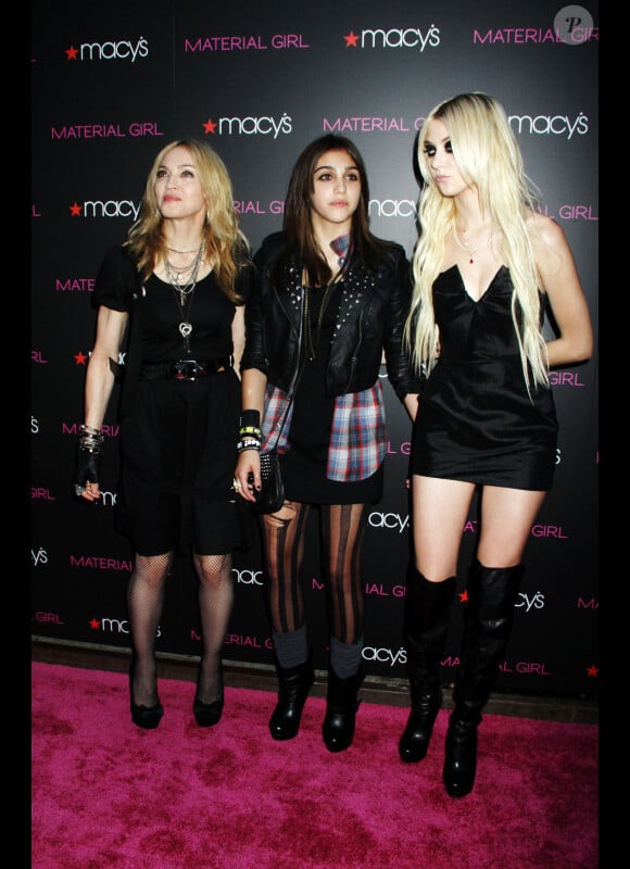 Madonna, sa fille Lourdes et Taylor Momsen lors du lancement de la ligne de prêt-à-porter Material Girl à New York le 22 septembre 2010