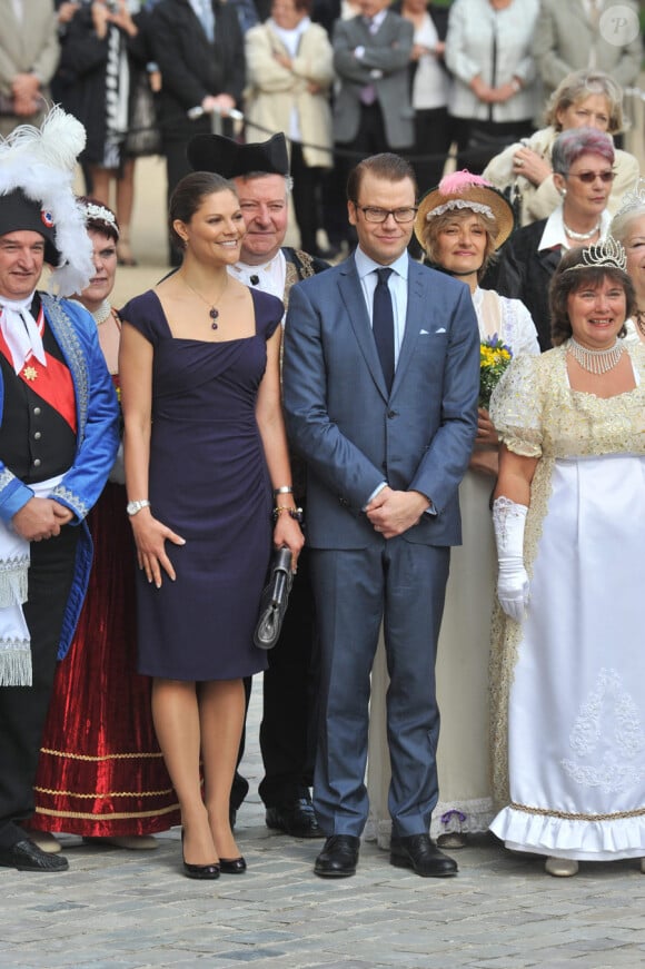 Victoria et Daniel de Suède en France le 27 septembre 2010 : ils visitent en calèche le domaine de la Grange ainsi que le château à Savigny-le-temple