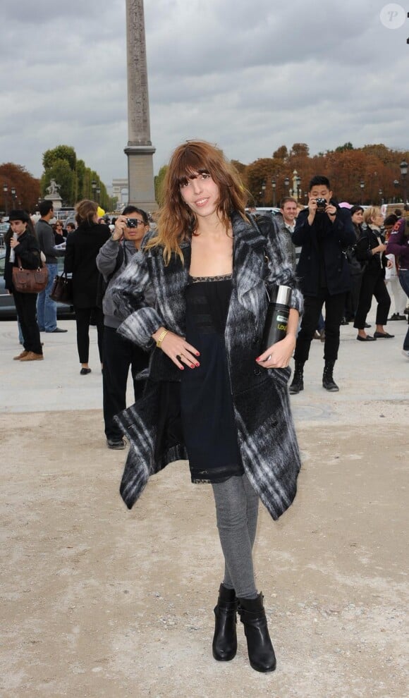 Lou Doillon lors du défilé Dior à Paris le 1er octobre 2010