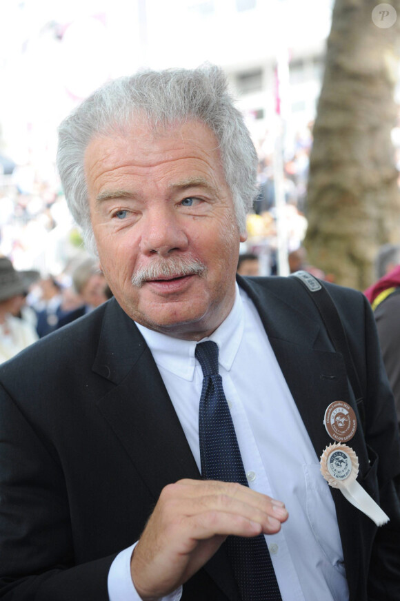 Christian de Villeneuve lors du Qatar Prix de l'Arc de Triomphe à l'hippodrome de Longchamp le 3 octobre 2010