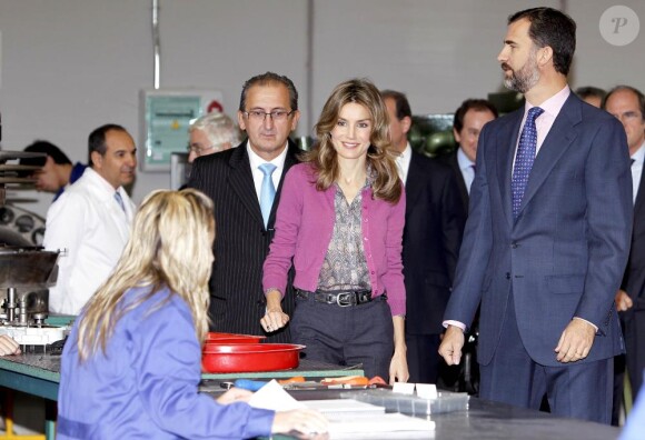 Letizia d'Espagne et Felipe à l'ouverture d'un centre de formation professionnelle, à Albacete, le 4 octobre 2010.