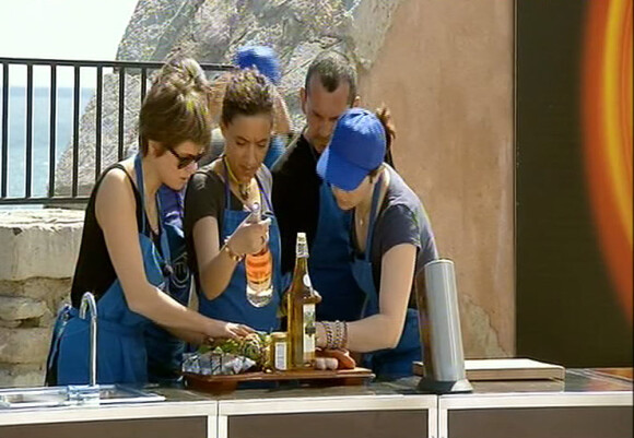 A Sète, l'équipe bleue découvre les ingrédients qu'elle va devoir cuisiner (MasterChef - jeudi 7 octobre 2010)