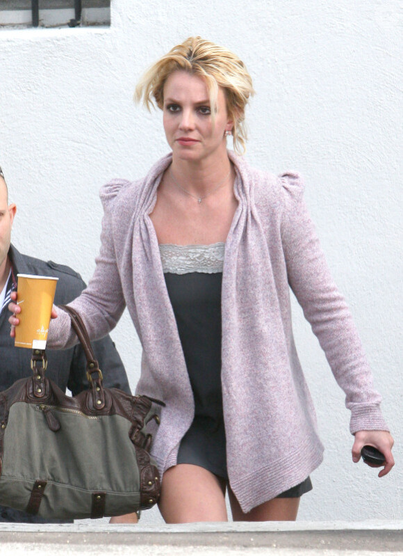 Depuis mars 2009, a chanteuse Britney Spears est l'égérie de la marque de vêtements Candie's.