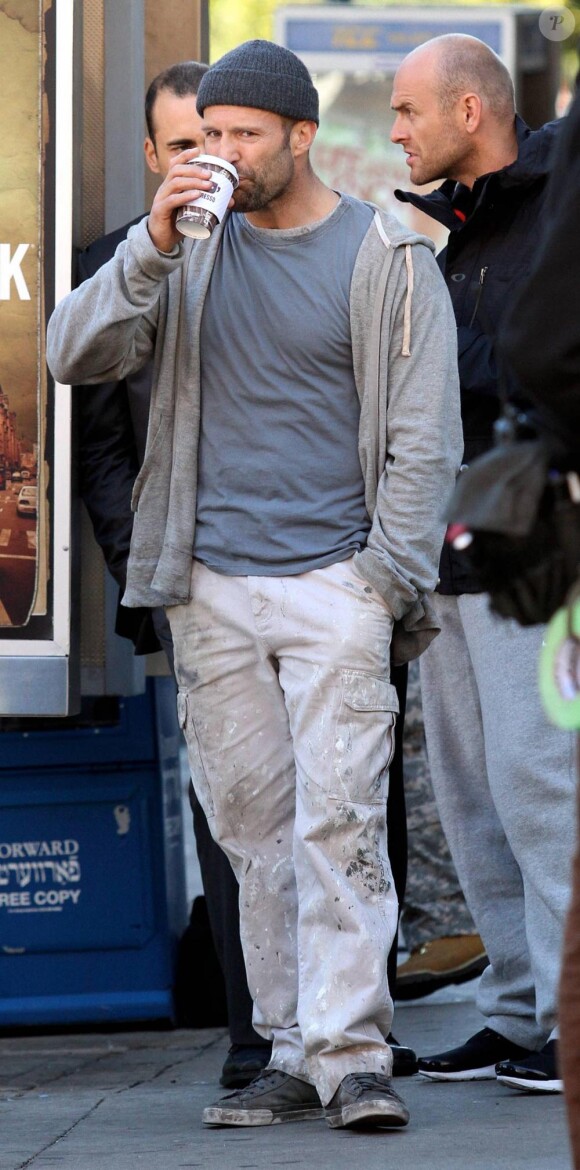 Jason Statham en plein tournage du film Safe, à Chinatown, à New York, le 8 octobre 2010