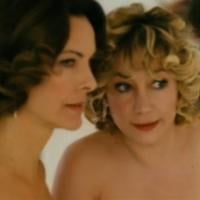 Julie Depardieu et Carole Bouquet jouent les prostituées dans "Libre échange" !