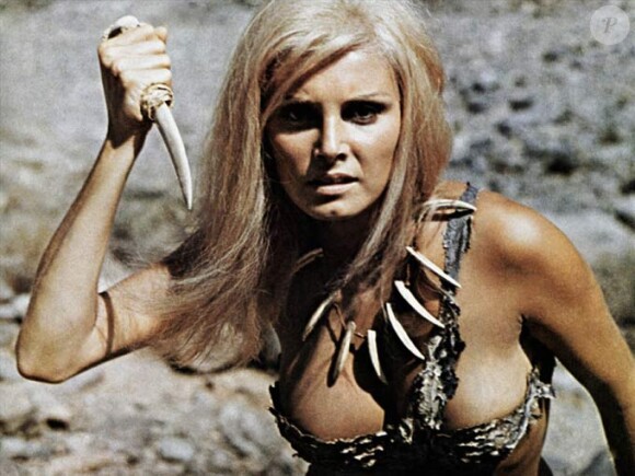 Angela Dorain, alias Victoria Vetri, dans le film Quand Les Dinosaures Dominaient Le Monde, sorti en 1970