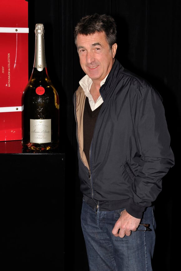 François Cluzet lors de la soirée de lancement du champagne mathusalem Amour de Deutz 2002 créé par Christofle et présenté à Paris le 21 octobre 2010