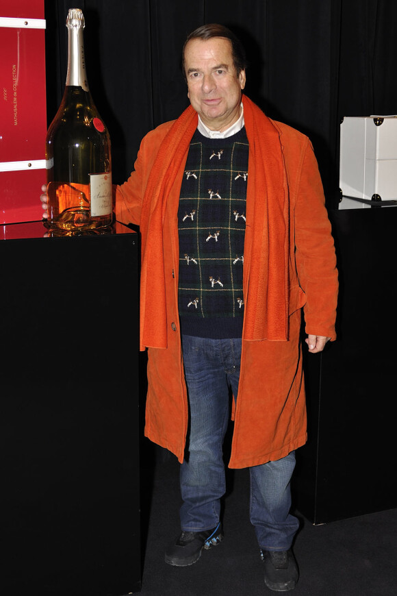 Paul-Loup Sulitzer lors de la soirée de lancement du champagne mathusalem Amour de Deutz 2002 créé par Christofle et présenté à Paris le 21 octobre 2010