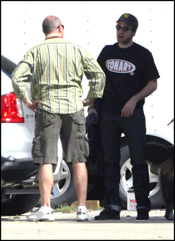 Robert Pattinson et Kristen Stewart, arrivent sur les plateaux de tournage de Twilight Chapitre IV : Révélation, à Bâton-Rouge (Louisiane), samedi 16 octobre 2010.