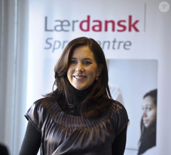 Mary de Danemark visitait le 3 novembre 2010 le centre d'apprentissage du danois Laerdansk, à Odense.