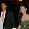 Katy Perry et son mari Russell Brand retrouvent leur amie Rihanna dans un restaurant de Madrid après la cérémonie des MTV EMA le 7 novembre 2010