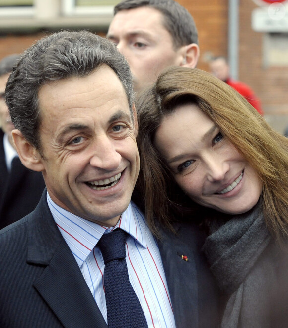 Nicolas Sarkozy et Carla Bruni le 22 décembre 2009 à Créteil