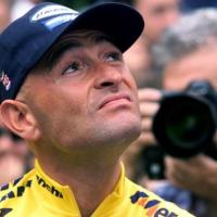 Marco Pantani : 6 ans après sa mort par overdose, son maillot jaune a été volé !