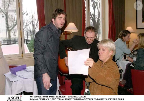 Patrick Fiori, Brian Jones et Mimie Mathy en pleine répétition pour Les Enfoirés en janvier 2001.