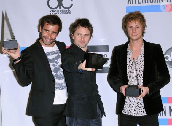 Muse à l'occasion des American Music Awards 2010, au Nokia Theatre de Los Angeles, le 21 novembre 2010.