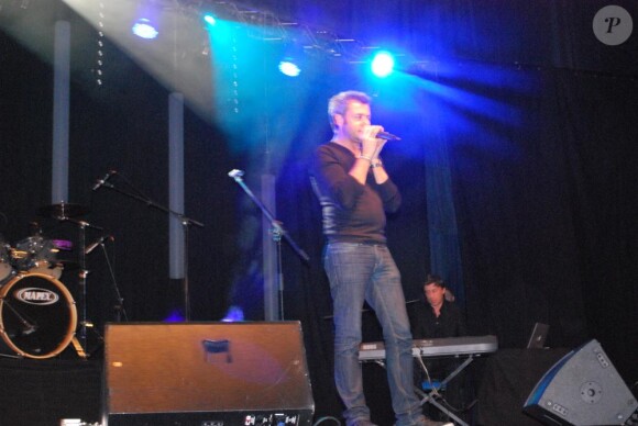 Jérôme Anthony lors d'un concert au profit de Mécénat Chirurgie Cardiaque, le 19 novembre 2010