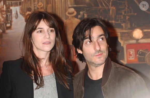 Charlotte Gainsbourg et Yvan Attal vont se retrouver devant la caméra de Lucas Belvaux à l'occasion du tournage de Une nuit, lors du premier trimestre 2011.