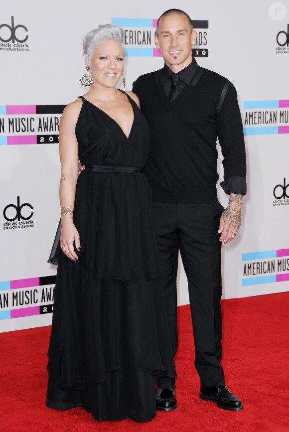 Pink et son mari Carey Hart aux American Music Awards, le 21 novembre 2010 à Los Angeles