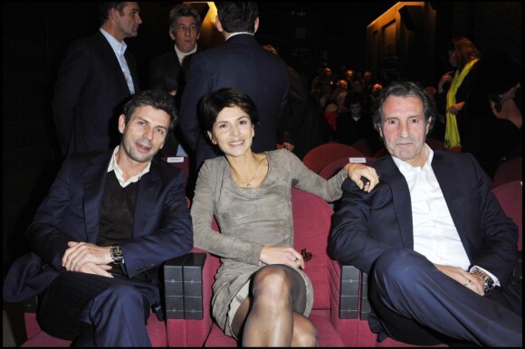 Jean-Jacques Bourdin à la soirée de remise du prix Philippe Caloni avec sa femme et Frédéric Taddéi.