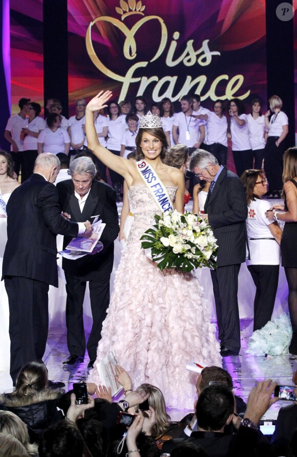 Miss France 2011 est Laury Thilleman. Son règne a commencé samedi 4 décembre, lors de l'élection diffusée sur TF1.