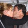 Après 14 ans de mariage, l'acteur espagnol Antonio Banderas embrasse toujours aussi fougeusement sa belle blonde, l'actrice Mélanie Griffith!