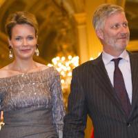 Mathilde de Belgique rayonnante, les royaux très chic en avant-goût de Noël !