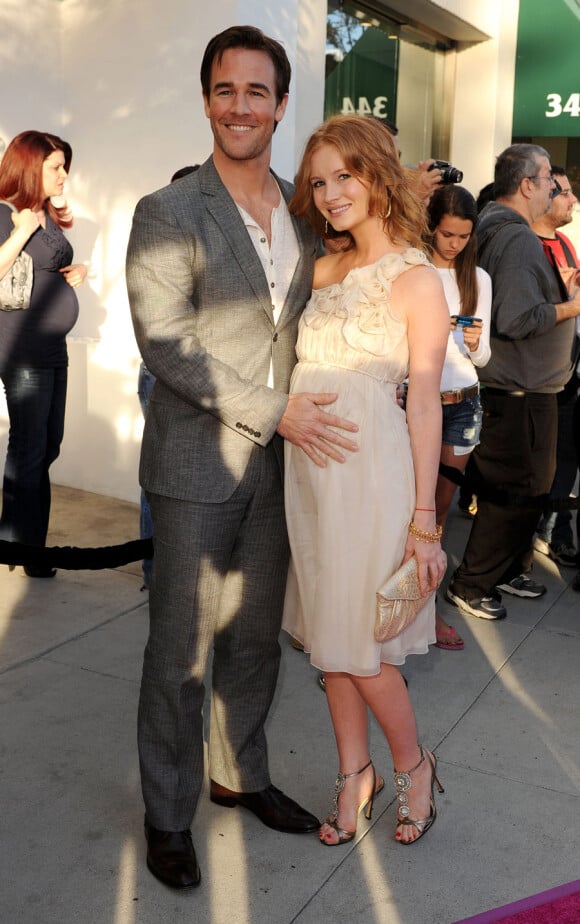 Le comédien James Van Der Beek de Dawson, est l'heureux papa d'une petite Olivia née le 25 septembre et dont la mère est Kimberly Brook.﻿