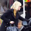 Kirsten Dunst hérite d'une amende pour mauvais stationnement alors qu'elle fait son shopping de Noël le 23 décembre 2010