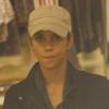 Halle Berry fait son shopping de Noël pour sa petite Nahla le 22 décembre 2010 à Los Angeles