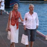Portia de Rossi et Ellen DeGeneres toujours aussi in love sous le soleil !