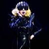 Lady Gaga, reine du biz'art en perpétuelle quête d'extravagance costumière... En 2010, son éventail de costume s'est encore étoffé.