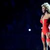 Beyoncé en concert en 2010 : Son corps et son énergie fauve semblent n'avoir besoin que de peu pour s'exprimer. Le contraste des hauts travaillés et des gambettes sublimes dévoilées fait son effet.