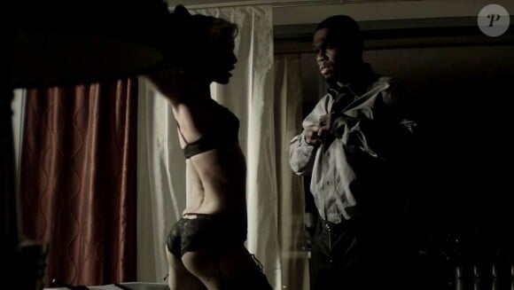 Des images de Gun, un film avec AnnaLynne McCord et 50 Cent, sorti en 2010 et inédit en France.