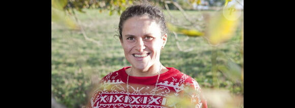 Céline : A 33 ans, elle est éleveuse de brebis laitières dans les Pyrénées-Atlantiques (Aquitaine) dans la sixième saison de L'amour est dans le pré