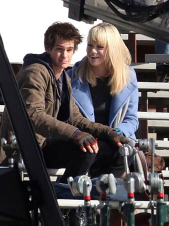 Andrew Garfield et la jolie Emma Stone sur le tournage de Spider-Man 3D, à Los Angeles, en janvier 2011.